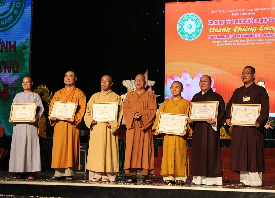 vannghetraogiai (14).jpg