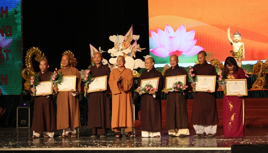 vannghetraogiai (15).jpg