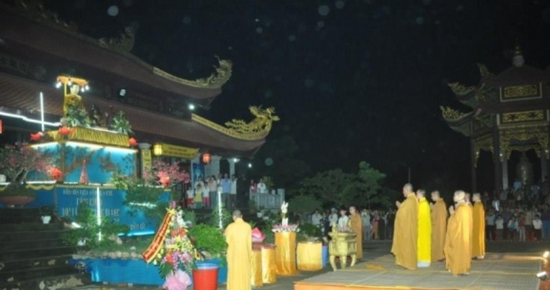Chua_Hoi_Long_mung_Phat_dan_26.jpg