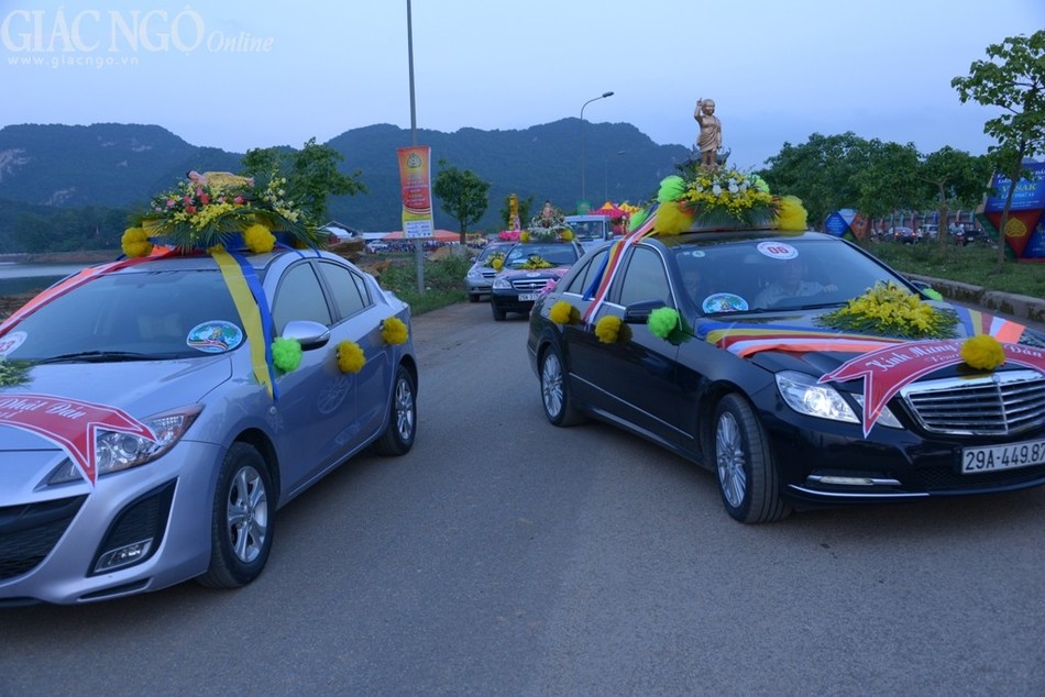 Ngắm xe hoa hội tụ về Bái Đính ảnh 9 BTN_0461.jpg