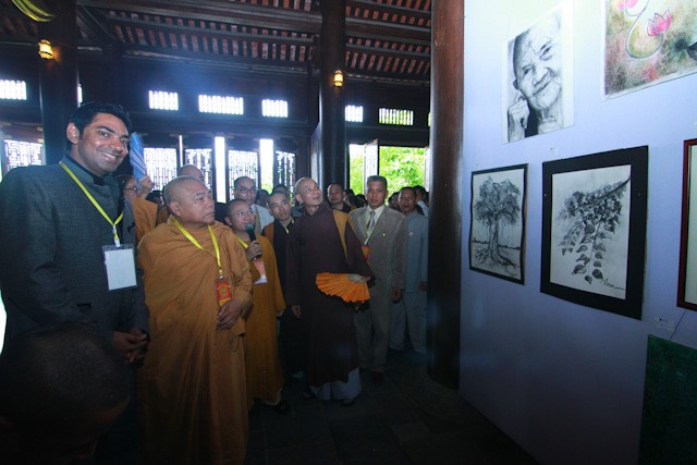 Khai mạc triển lãm văn hoá mỹ thuật mừng Vesak ảnh 8 IMG_5016_382652017.jpg