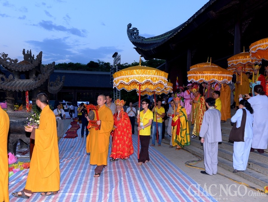 Vesak 2014: Cầu quốc thái dân an theo nghi lễ 3 miền ảnh 18 BTN_0351.jpg