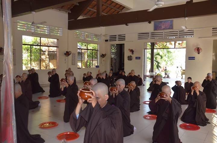 32 giới tử xuất gia gieo duyên tại chùa Bửu Thọ ảnh 4 xuatgia 9.jpg