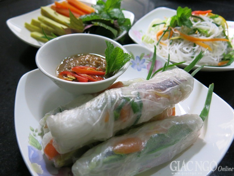 Mùng một ăn gỏi cuốn chay ảnh 3 IMG_0104.jpg