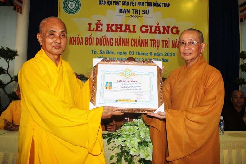 Đồng Tháp: Bế mạc khóa bồi dưỡng hành chánh trụ trì ảnh 3 ket khoa 4.jpg