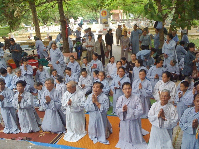Chùa Phổ Hiền cầu siêu tại nghĩa trang Trường Sơn ảnh 2 tnam4.jpg
