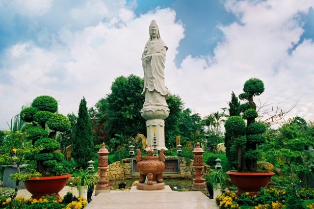 Lại bàn về danh hiệu Bồ-tát Quan Thế Âm ảnh 1 Quan the am 1.jpg