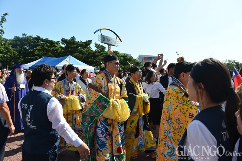 Chùm ảnh: Đoàn GHPGVN dự hội nghị Thượng đỉnh Liên minh Tôn giáo Thế giới ảnh 2 a lien ton02.jpg