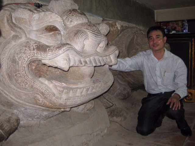 su tu o chua Ba Tam 1.JPG