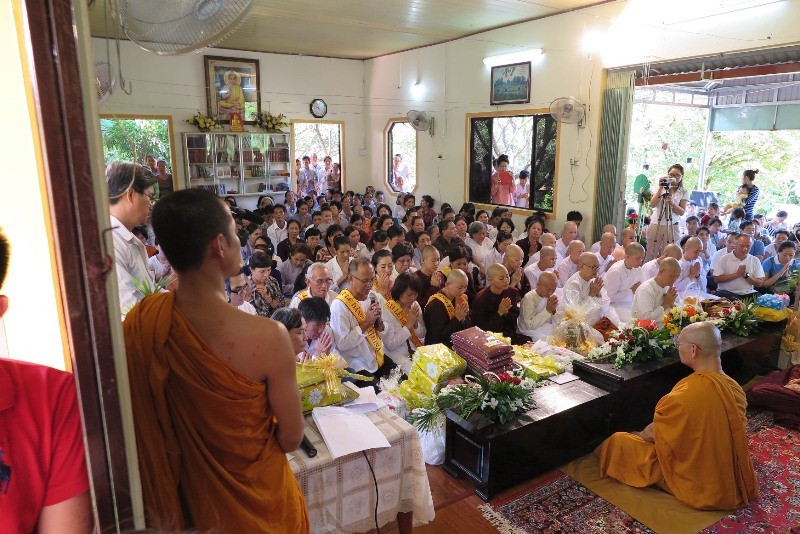 Lễ dâng y tại rừng thiền Viên Không, chùa Tam Bảo ảnh 2 br08.jpg