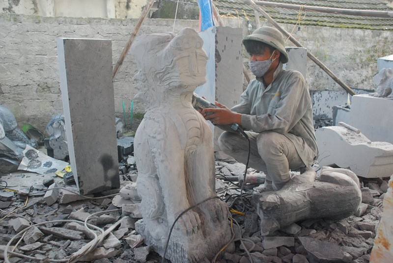 Dẹp “bát nháo” ở di tích:
Mới nhìn thấy ngọn mà chưa thấy gốc ảnh 3 TTO.jpg