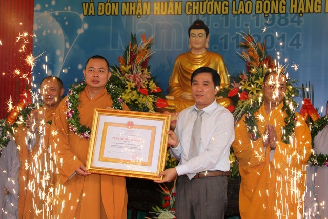 Kỷ niệm 30 năm thành lập GHPGVN tỉnh Thanh Hóa ảnh 5 th hoa 5.jpg