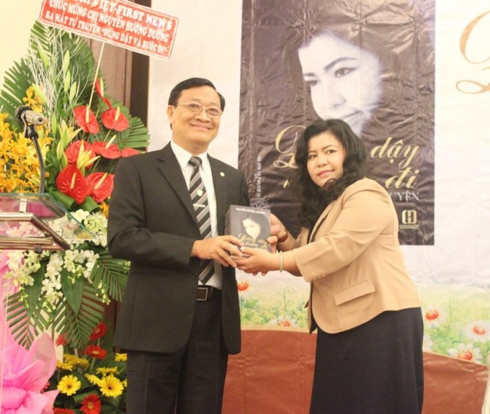 Phật tử Nguyễn Hướng Dương ra tự truyện ảnh 3 6HD.jpg