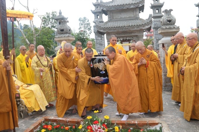 49 ngày ON V MINH025.JPG