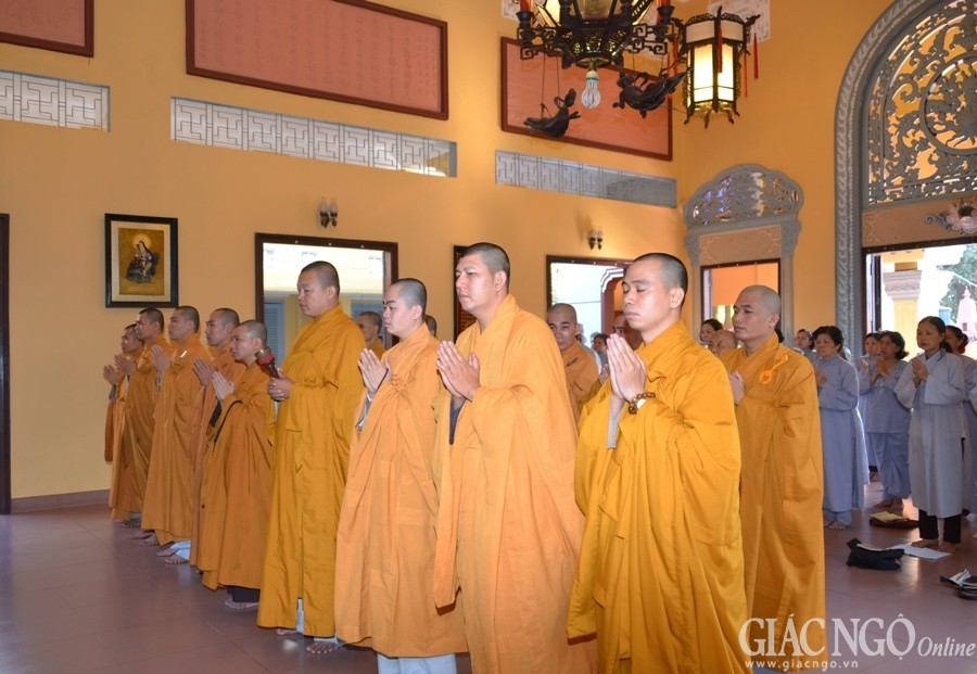 Tưởng niệm cố HT.Thích Thiện Hòa, HT.Thiện Hoa ảnh 4 Anh ATOan (3).jpg