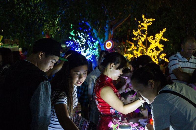 Không khí đón Tết tại các ngôi chùa trên thế giới ảnh 7 Hinh 7.jpg