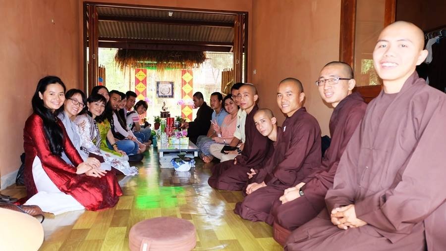 Tết xa quê ý nghĩa nhờ chuyến thăm Làng Mai tại Thái ảnh 4 anh lm 3.jpg