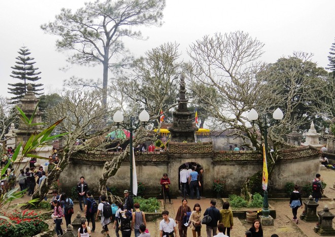 Quảng Ninh: Nườm nượp người trẩy hội Yên Tử ảnh 1 Quảng Ninh: Nườm nượp người trẩy hội Yên Tử ảnh 1