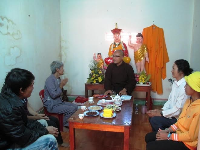 Lần đầu có thầy về ảnh 1 nhu danh.jpg