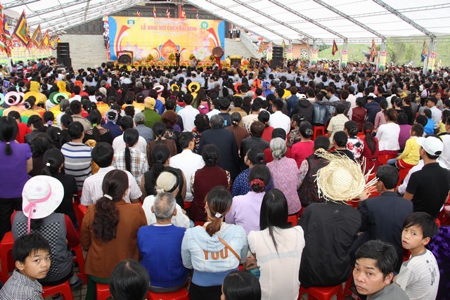 hoi chua bai dinh 1.jpg