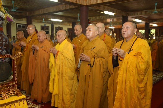 Lễ húy kỵ Đức Trưởng lão Hòa thượng Đệ nhị Pháp chủ ảnh 5 hanoi 5.jpg