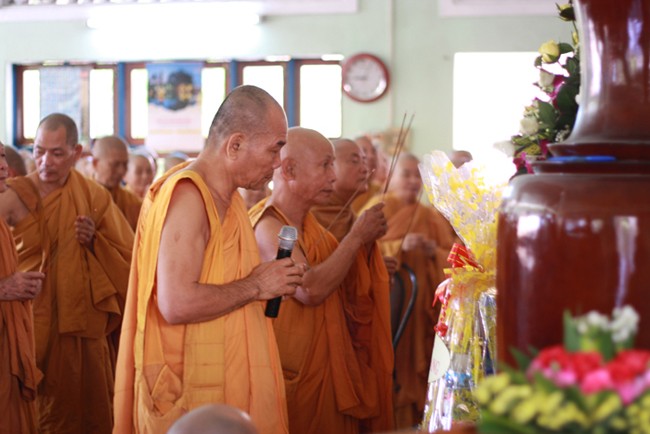 Giáo đoàn III tưởng niệm Tổ sư Minh Đăng Quang ảnh 3 khanhhoa11.jpg