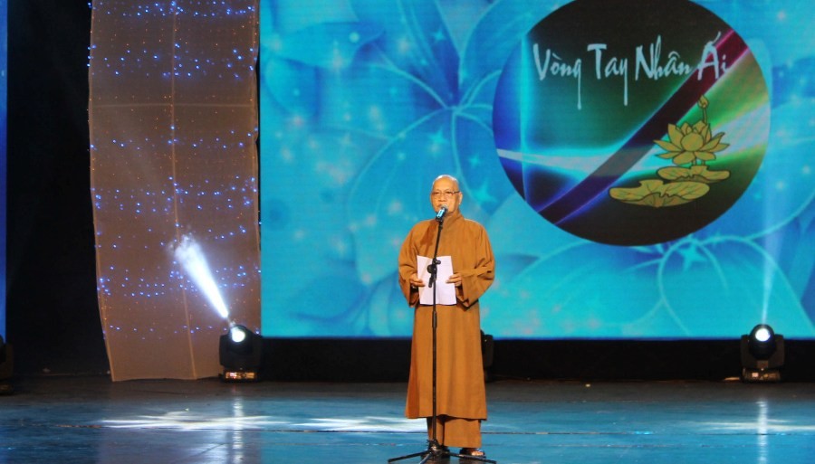 TP.HCM: Đêm nhạc gây quỹ "Vòng tay nhân ái" ảnh 1 4VN.jpg