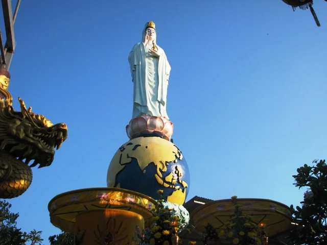 KHUNG CẢNH THANH BÌNH TẠI ĐIỂM ĐẾN TÂM LINH NHA TRANG