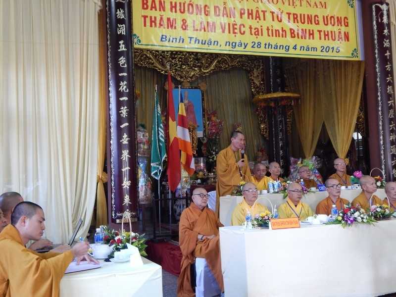 Ban HDPT T.Ư làm việc tại tỉnh Bình Thuận ảnh 3 ạnh 5 - HT Thich Phuoc Nghiem giai dap van de.jpg
