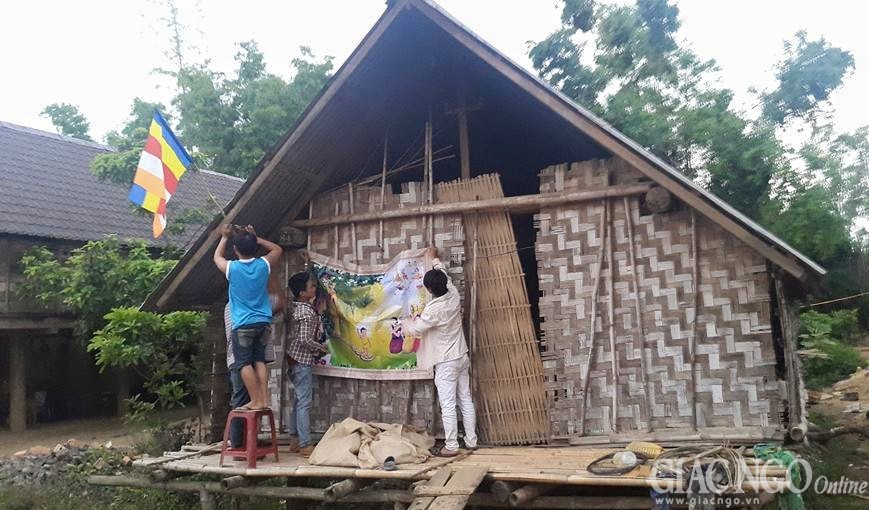 Buôn làng hân hoan đón mừng Phật đản ảnh 6 h6.jpg