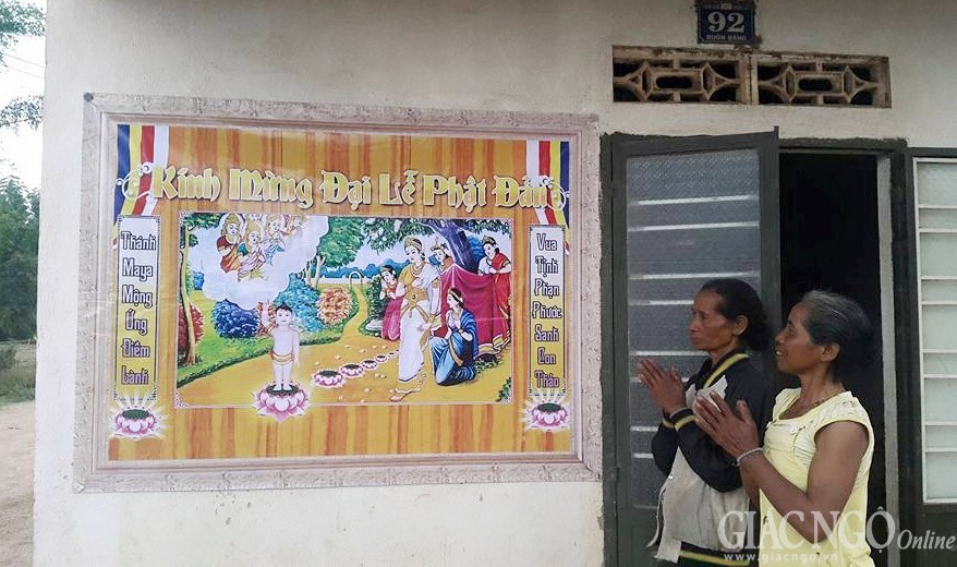 Buôn làng hân hoan đón mừng Phật đản ảnh 8 h8.jpg