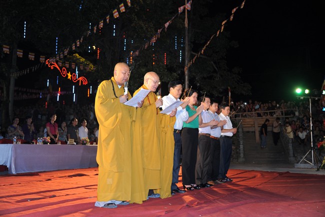 Lạng Sơn: Hàng ngàn người dự lễ Phật đản ảnh 3 ls 6.jpg