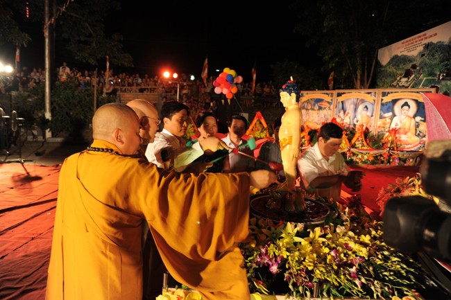 Lạng Sơn: Hàng ngàn người dự lễ Phật đản ảnh 4 ls 7.jpg