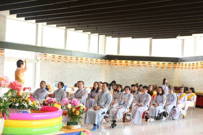 Phật tử Việt tại Đức tổ chức kính mừng Phật đản ảnh 2 1AAA.jpg