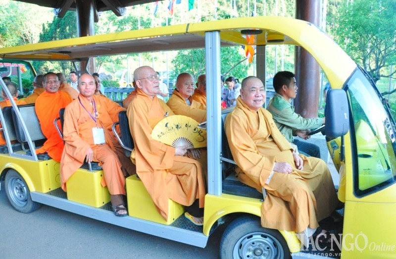 Chùm ảnh: Hội nghị ngành Tăng sự ngày đầu tiên ảnh 17 tang su08.jpg