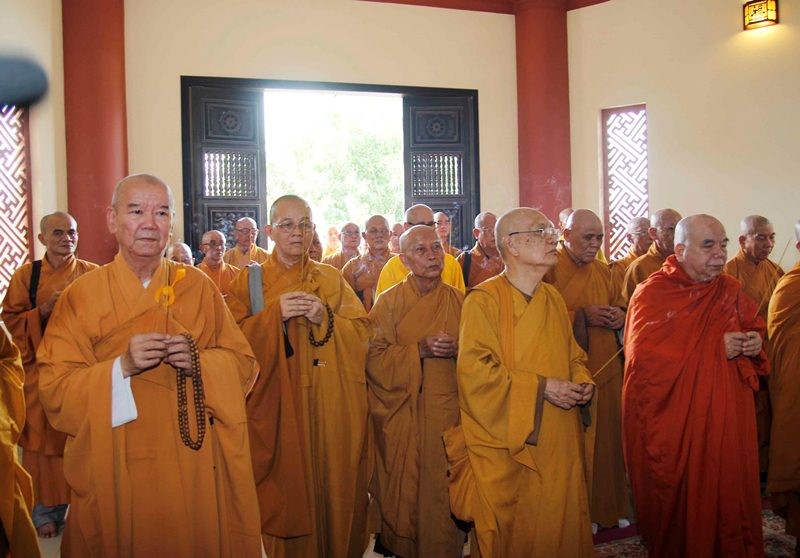 chua Hanh Ngu_en (1).JPG