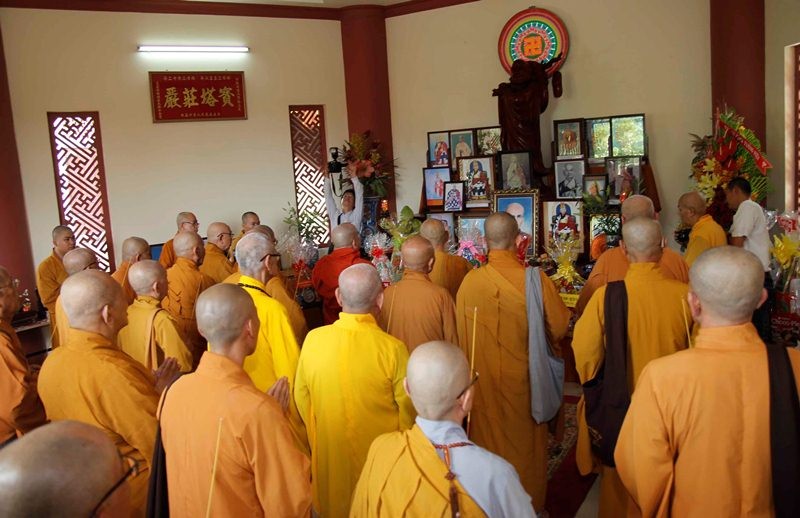 chua Hanh Ngu_en (2).JPG