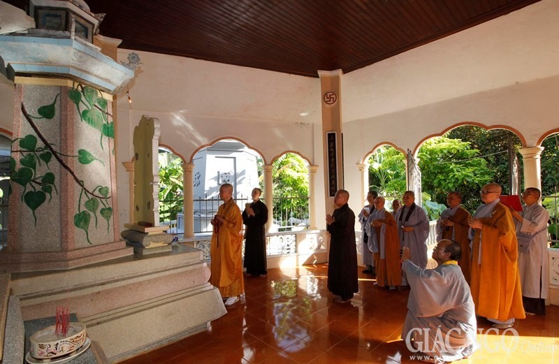 chua sac tu linh thuu (2).jpg