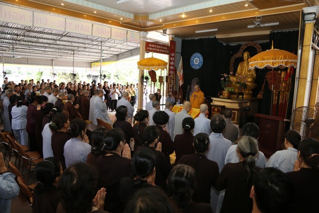 Phân ban Ni giới T.Ư cúng dường trường hạ phía Bắc ảnh 7 Cvan 1.jpg