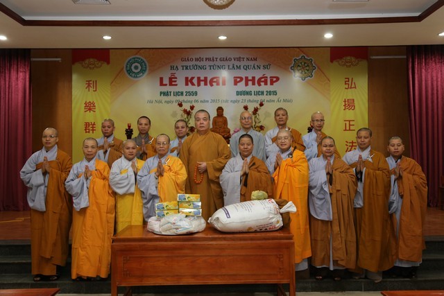 Phân ban Ni giới T.Ư cúng dường trường hạ phía Bắc ảnh 4 Cvan 5.jpg