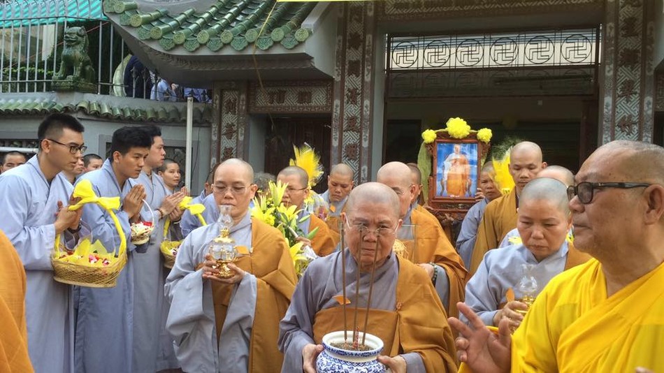 Cung tống kim quan cố NT.Thích nữ Tịnh Thiền trà-tỳ ảnh 6 1 tang le 6.jpg