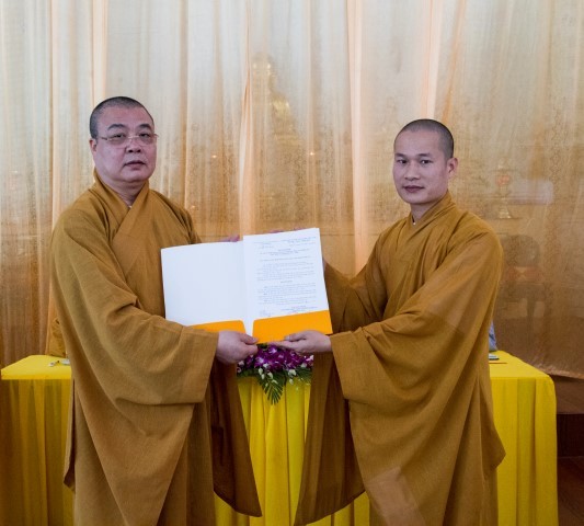 Th_ch Nhu_n Hi_n (Small).JPG