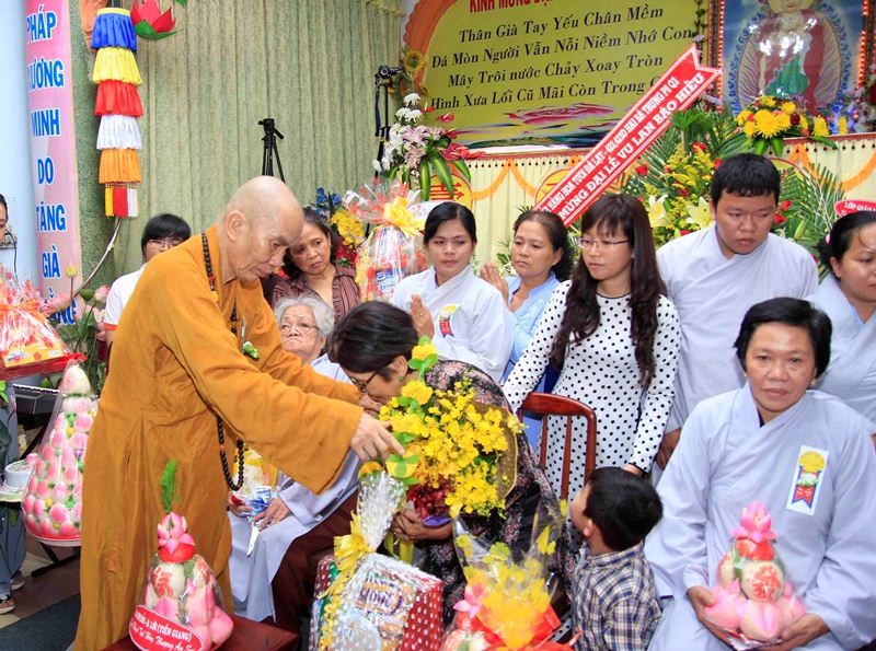 TP.HCM, Bình Phước: Vu lan, chúc thọ cho Phật tử ảnh 1 vg02.jpg