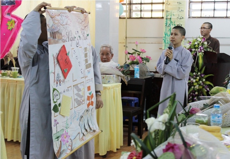 TP.HCM: Lớp sơ cấp Q.3 mừng ngày Nhà giáo ảnh 5 7ng.jpg