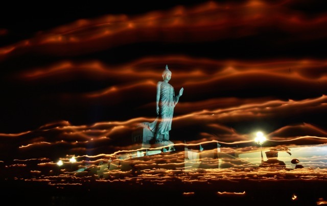 Đuốc sáng soi đường ảnh 1 anh phathoc.jpg