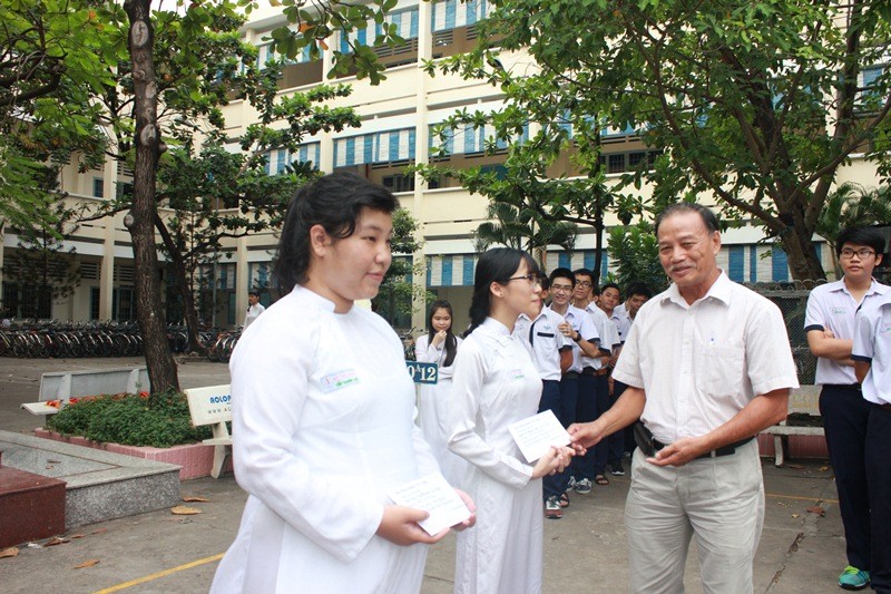 Trao học bổng Quách Thị Trang tới nữ sinh vượt khó ảnh 1 qttrang2.jpg