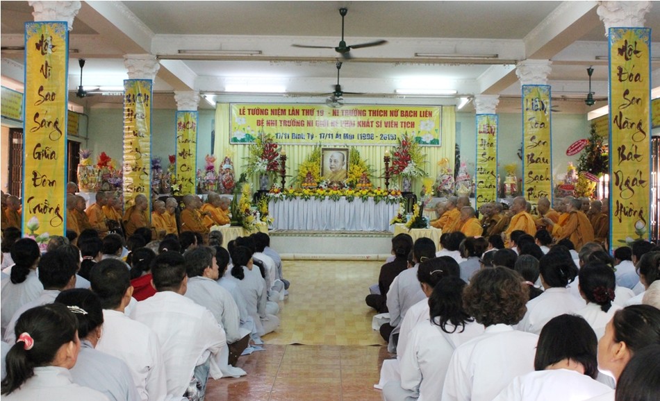 Lễ tưởng niệm cố NT.Thích nữ Bạch Liên ảnh 1 1np.jpg