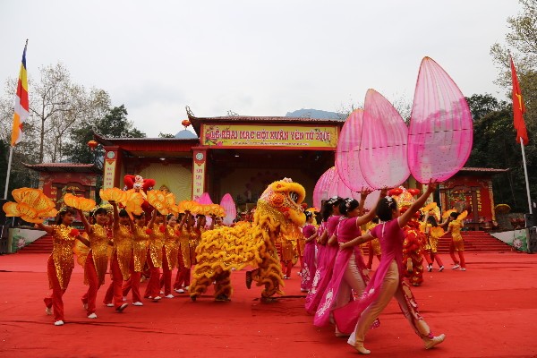 Quảng Ninh: Chính thức khai hội Yên Tử mùa xuân 2016 ảnh 12 yen-tu0010.jpg
