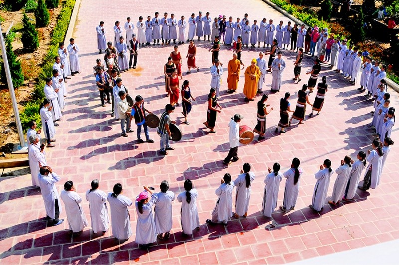 Kon Tum: Phật tử dân tộc về chùa cầu an đầu xuân ảnh 3 kontum4.jpg
