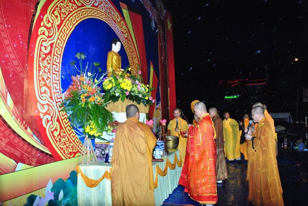 Ðắk Nông: Trang nghiêm lễ cầu an tại hoa viên Hồ Tây ảnh 2 daknong 1.jpg